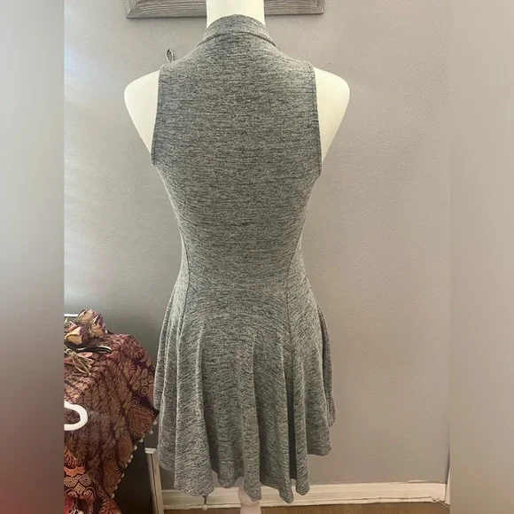 Windsor | grey mini dress | size med | circle skirt, high neck, sleeveless GUC - Picture 4 of 7